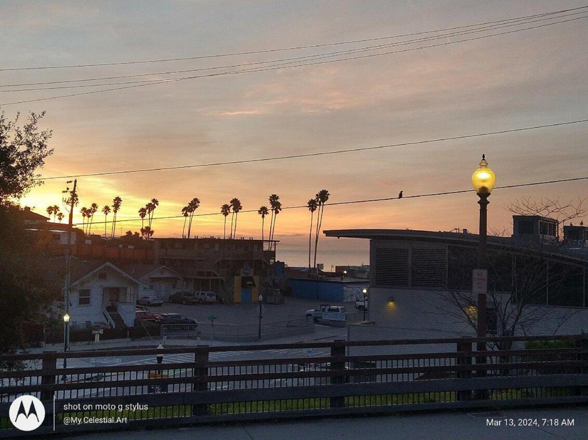 Howard Johnson by Wyndham Santa Cruz Beach Boardwalk Zewnętrze zdjęcie