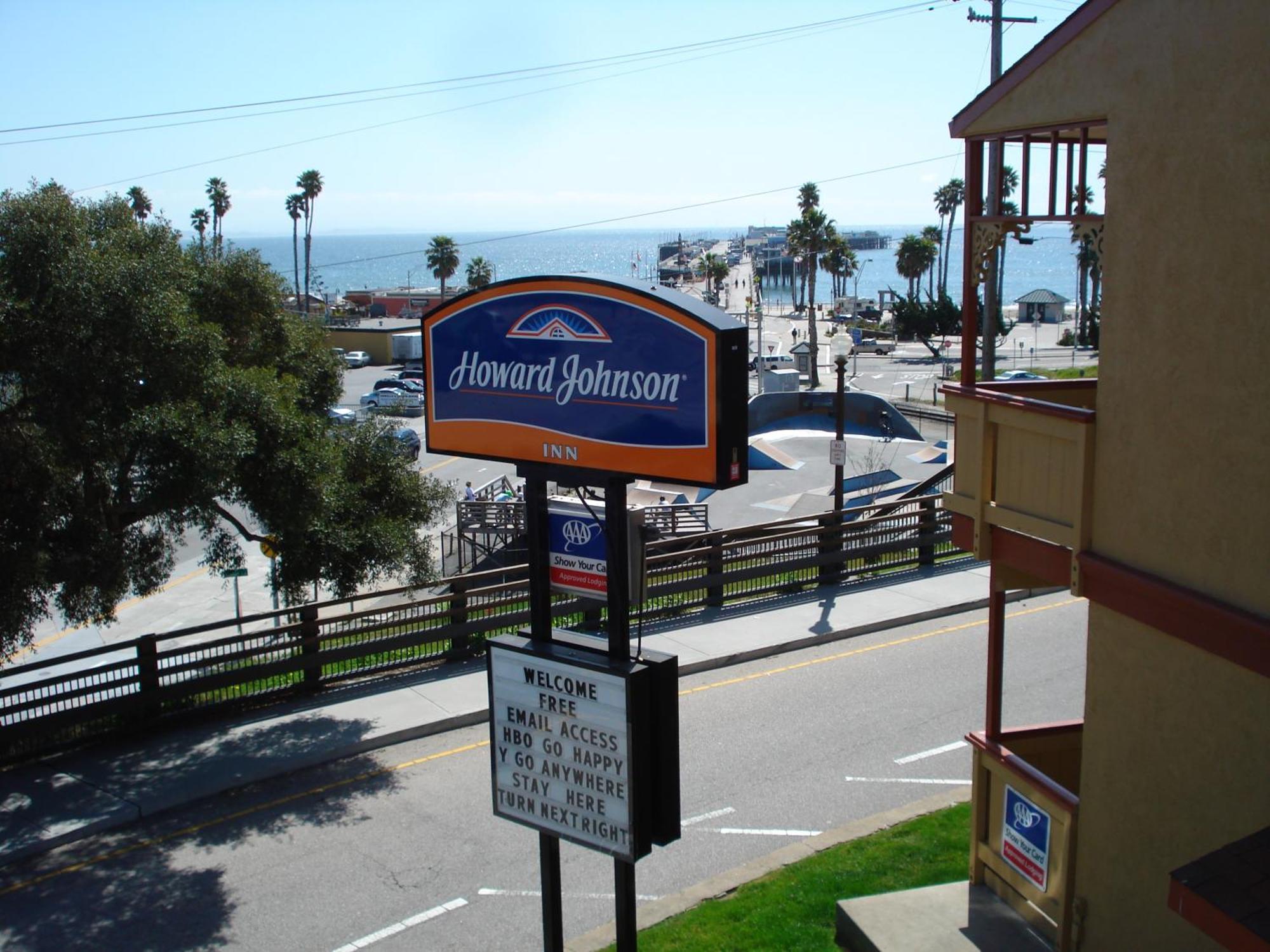 Howard Johnson by Wyndham Santa Cruz Beach Boardwalk Zewnętrze zdjęcie