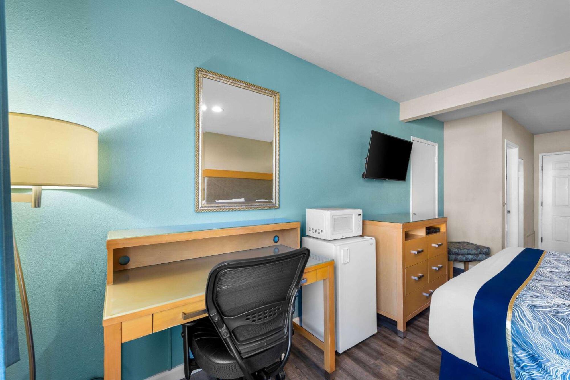 Howard Johnson by Wyndham Santa Cruz Beach Boardwalk Zewnętrze zdjęcie