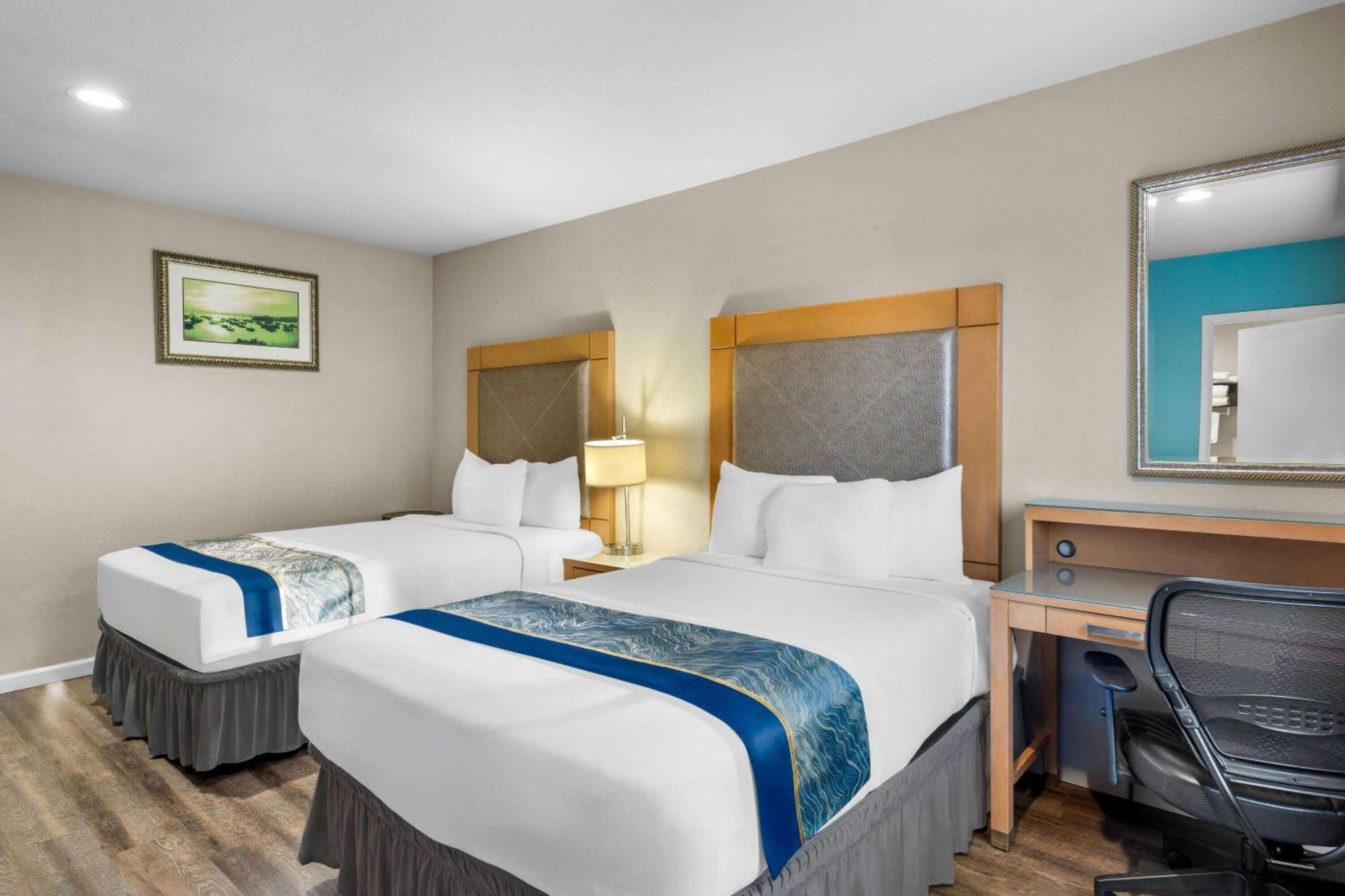 Howard Johnson by Wyndham Santa Cruz Beach Boardwalk Zewnętrze zdjęcie